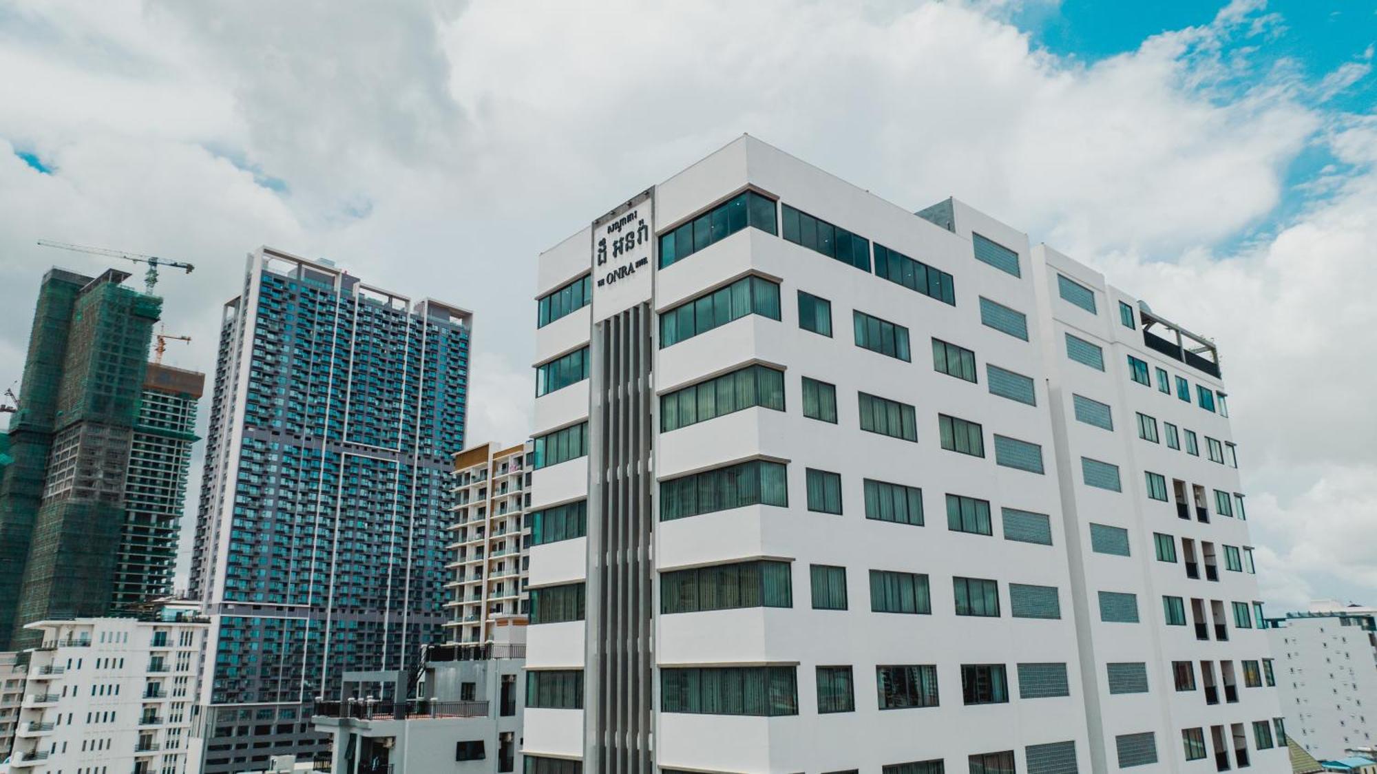 The Onra Hotel Phnom Penh Exterior foto